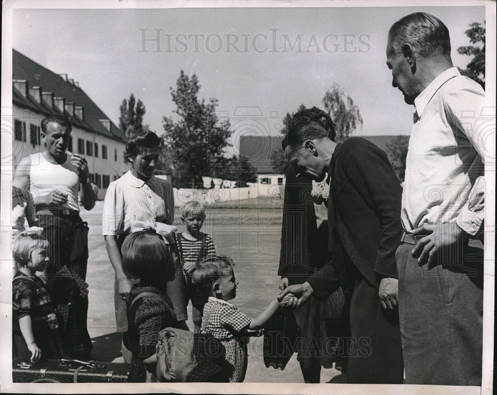 1950 Press Photo Refugee Family at IRO Camp at Ingolstadt - Historic Images