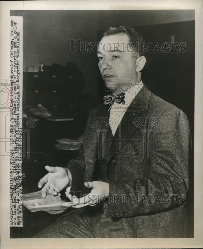 1948 Leo Peters, Inventor of Plastic Bag Testifying at Tax Hearing - Historic Images