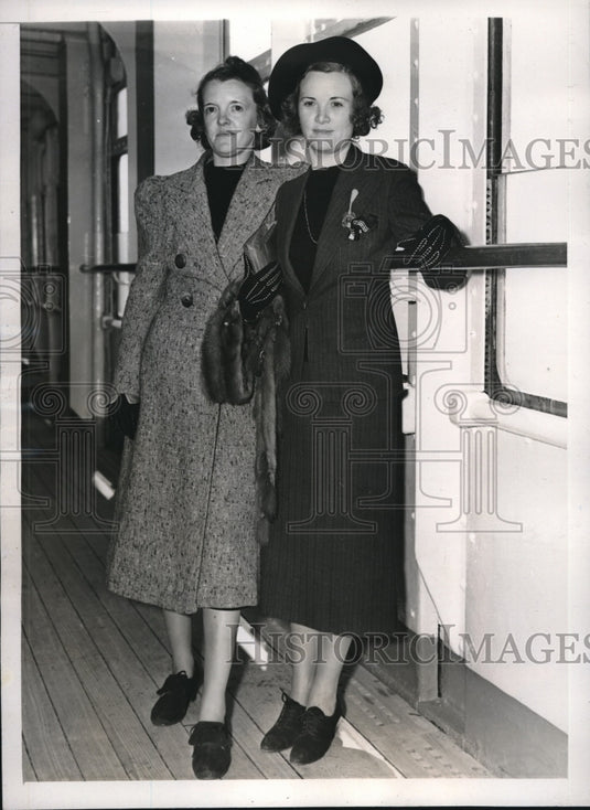 1938 Press Photo Boston City Employees Abbie Donohue & Alice Flynn - neb73526 - Historic Images