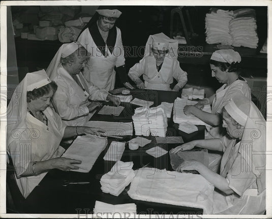 1939 Press Photo Production volunteers of New York Chapter of American Red Cross - Historic Images