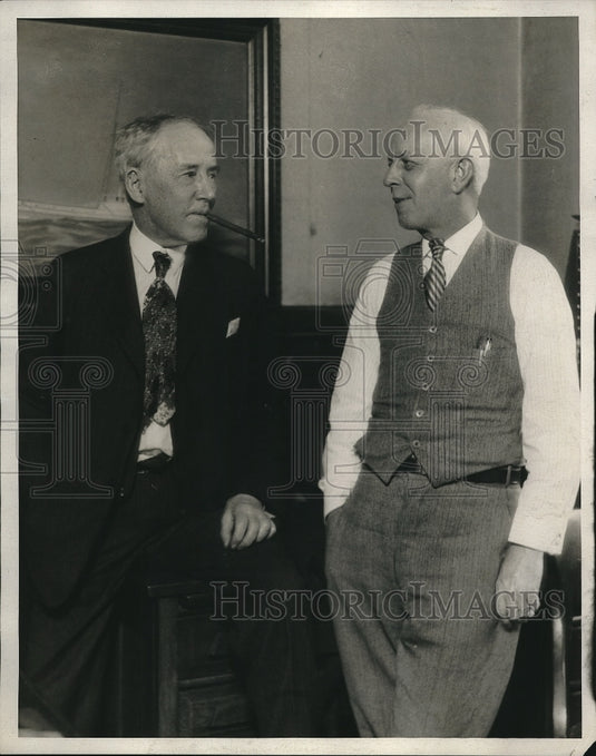 1930 Press Photo Captains Dan Henderson, Harbormaster and W. Campbell, Tug Mgr.-Historic Images