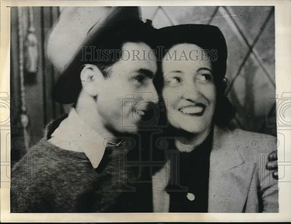 1937 Press Photo Mrs. Esther Gordon &amp; Son Harold Mussman Before She Was Killed - Historic Images