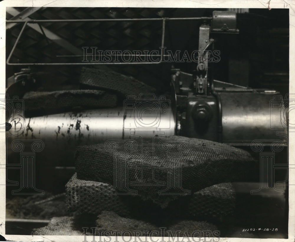 1928 Press Photo Machinery Shop Factory Tools - Historic Images