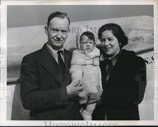 1941 Press Photo Mr and Mrs Michael Murray and Michael Jr Of NYC - neb74690 - Historic Images