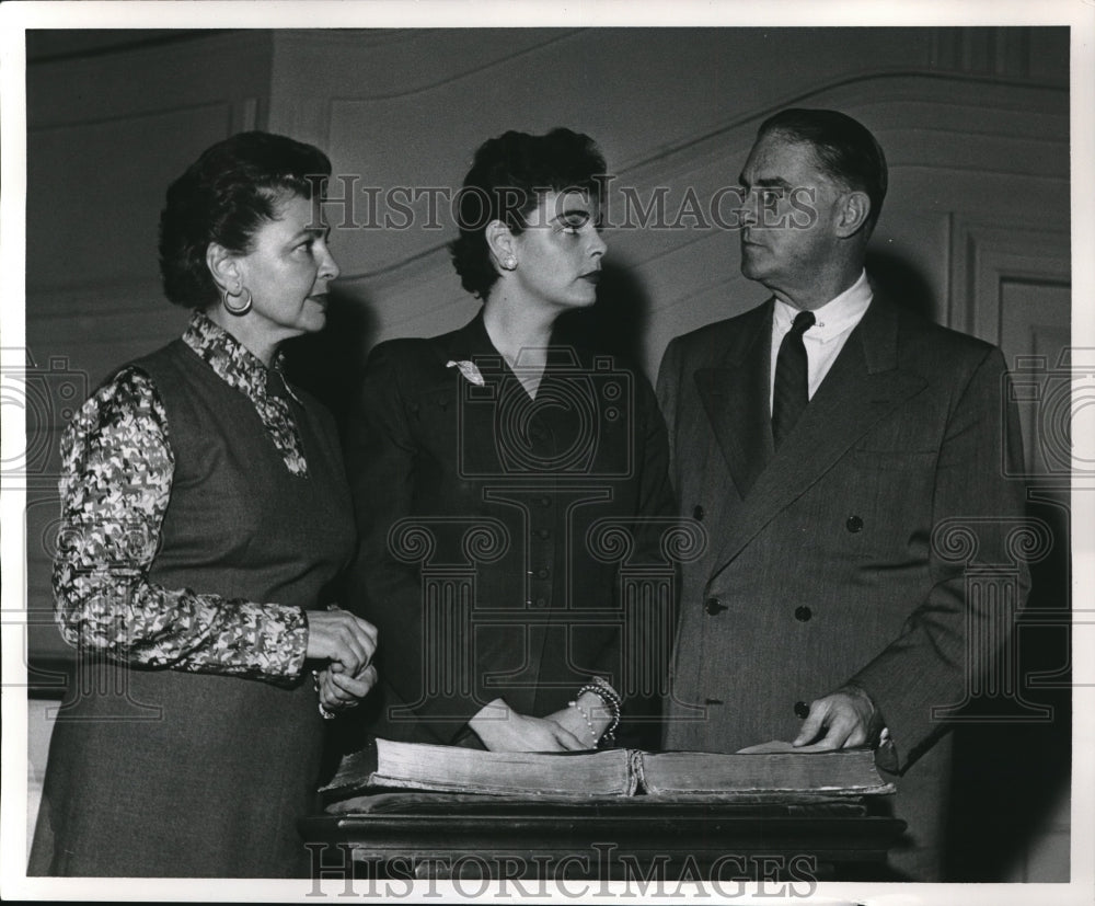 Press Photo President Stevenson with his daughter and wife - neb74694 - Historic Images