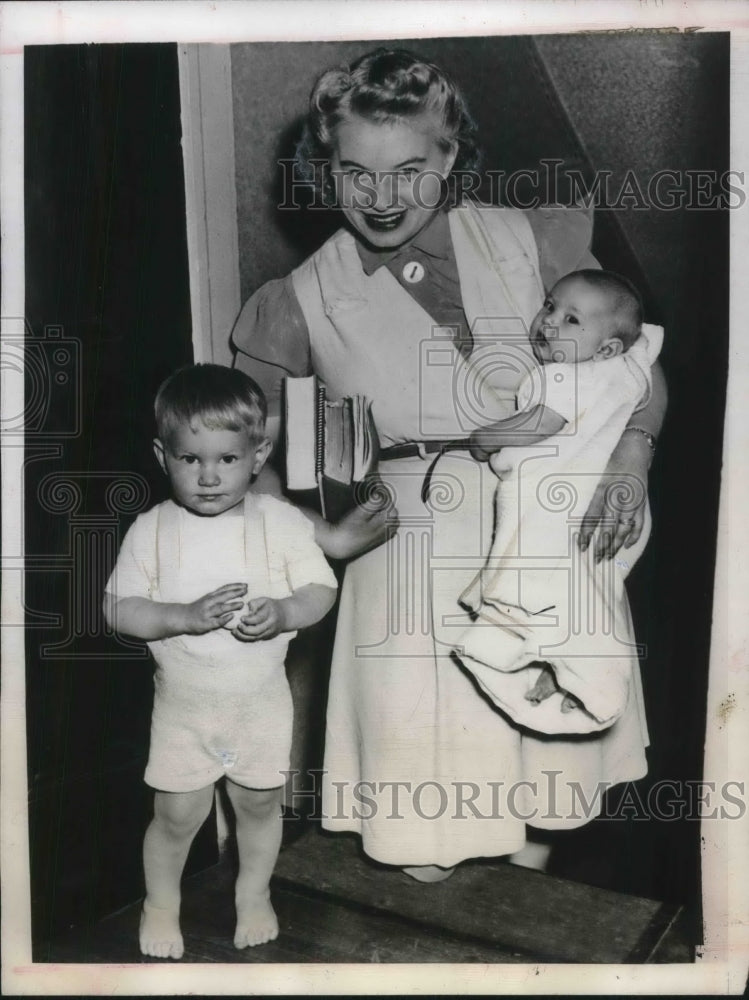 1944 Rochester, NY Mrs Julia Donals, kids Billy &amp; Roberta for HS - Historic Images