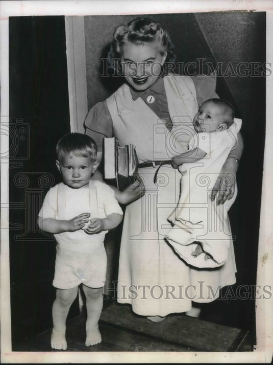 1944 Rochester, NY Mrs Julia Donals, kids Billy & Roberta for HS - Historic Images