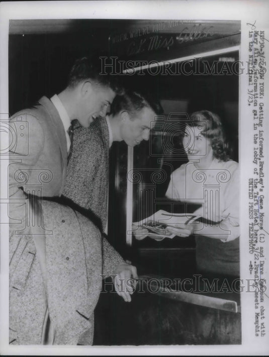 1957 Press Photo Gene Morris and Dave Ferguson of Bradly in Memphis for Tourney - Historic Images