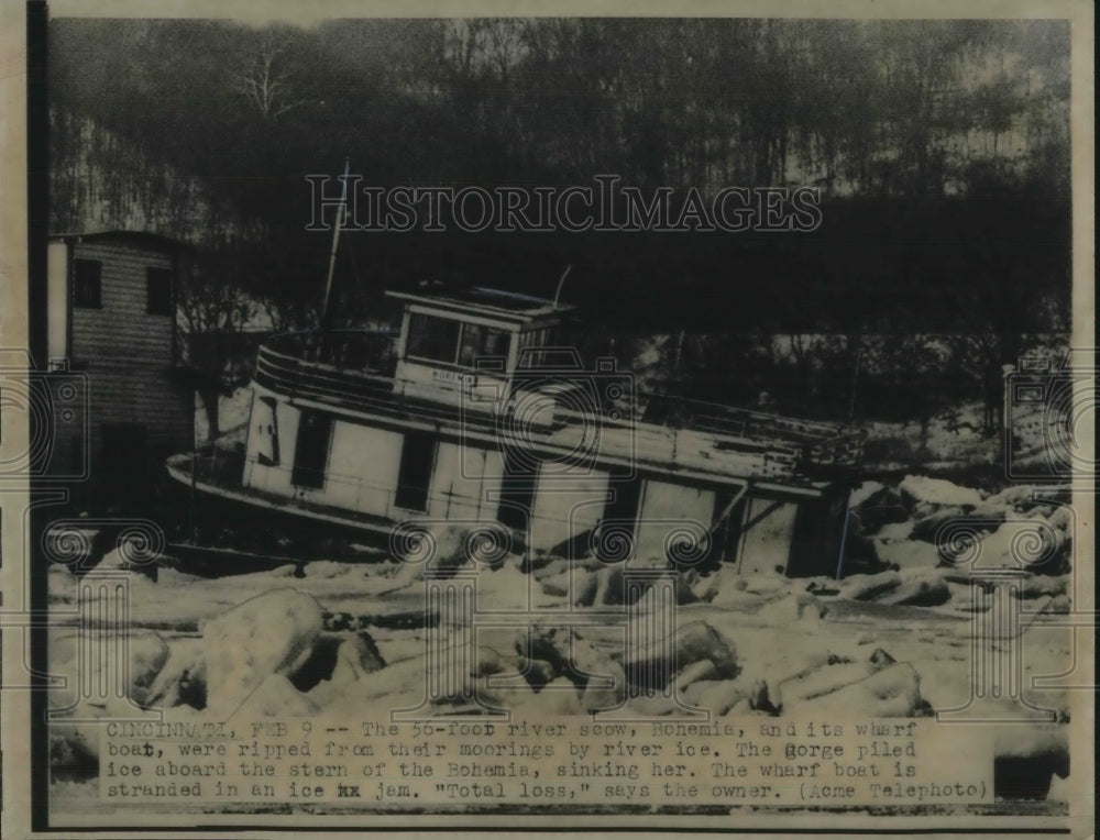 1948 Press Photo Bohemia River Boat Cincinnati Ohio Sinking From Ice - Historic Images