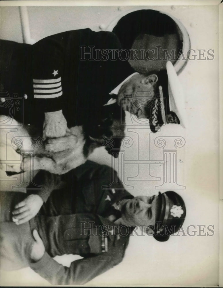 1946 Press Photo Officers of British ship Dispute - neb75094-Historic Images