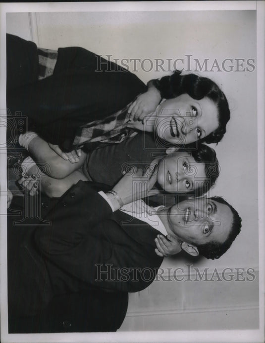 1935 Mr & Mrs Ray Gold of Bronx, NYC win Irish Natl lottery - Historic Images