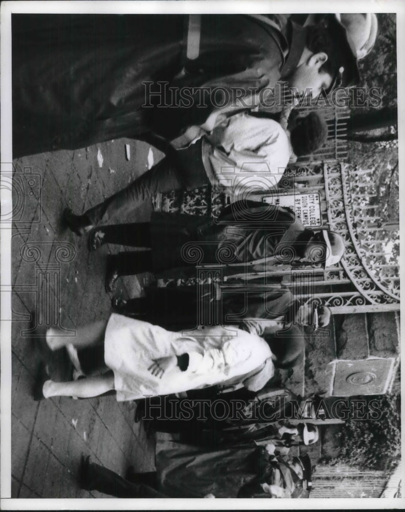 1969 NYC, Students return to class at City College after rioting - Historic Images