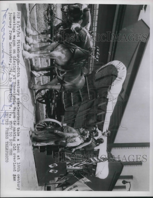 1954 Press Photo 18th century conestoga wagon on display in Pittsburgh - Historic Images