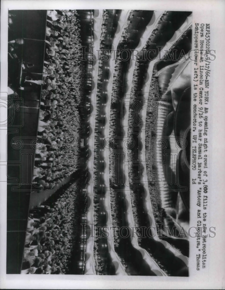 1966 Press Photo OPening Crowd Of 3800 Fill Metropolitan Opera House - Historic Images