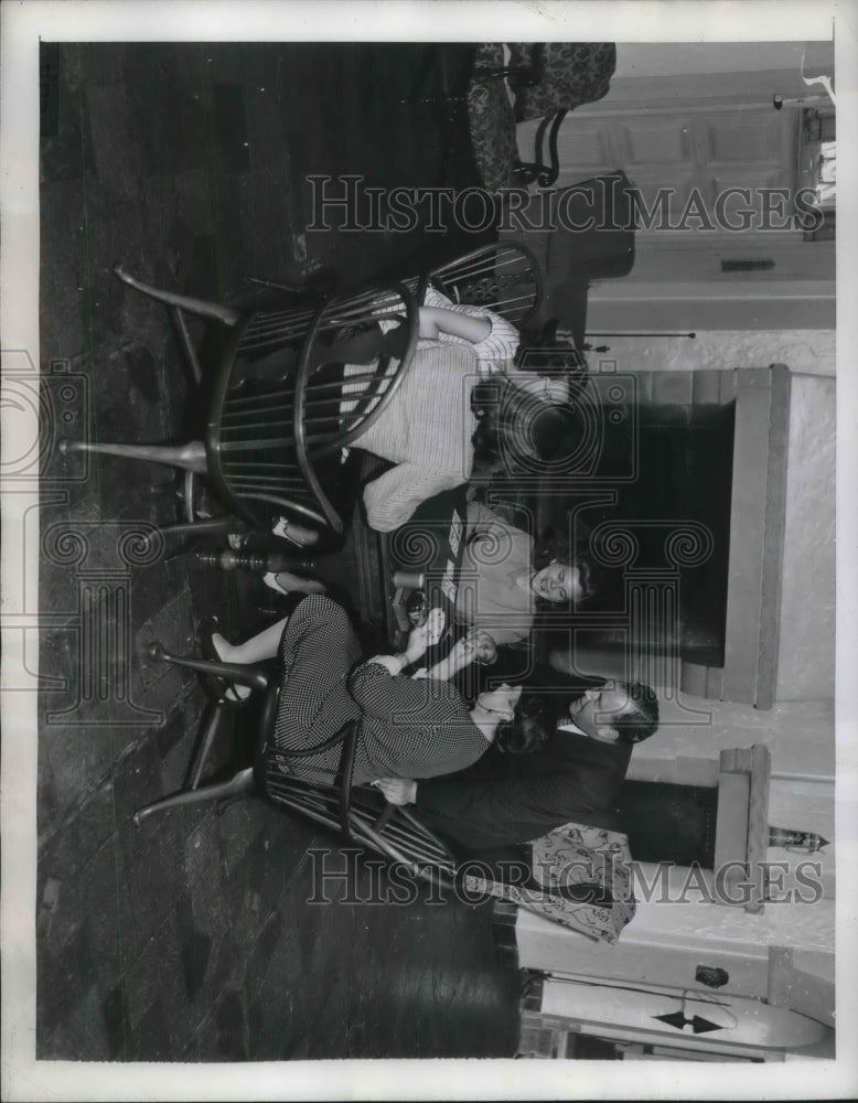 1946 Press Photo Forest Hills, NY Trygve Lie,Sec Gen of UN with wife &amp; children - Historic Images