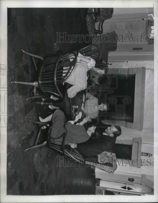 1946 Press Photo Forest Hills, NY Trygve Lie,Sec Gen of UN with wife & children - Historic Images