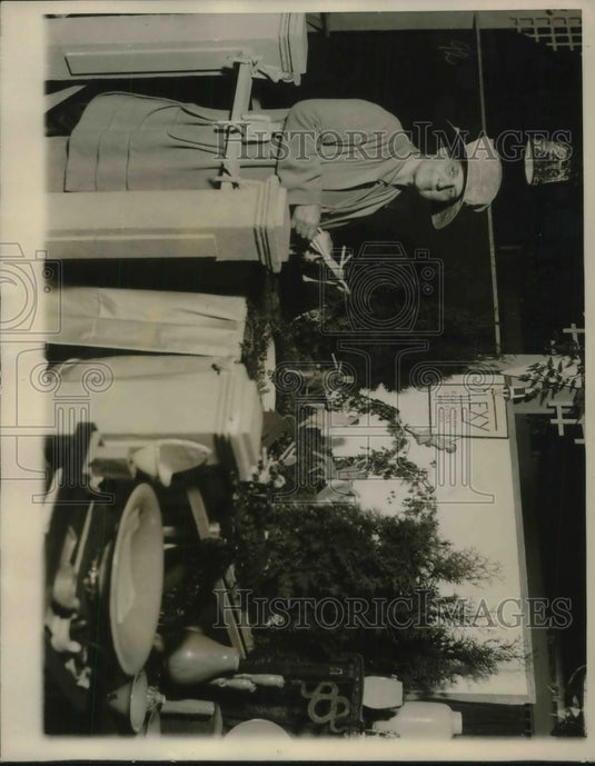 1926 Press Photo NYC, Annual Expo of Womens Arts & Industry, Mrs R Hitchcock - Historic Images