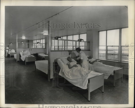 1958 Press Photo Patients & Rns at Allegheny Hospital in Pittsburgh, Pa-Historic Images