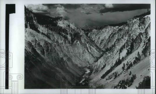 1968 Press Photo Aerial view of Yellowstone National Park - Historic Images