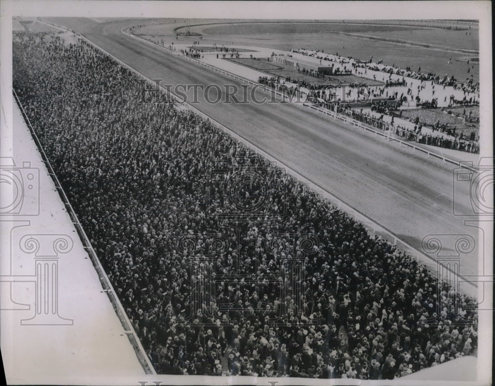 1937 Crowds at Santa Anita racetrack in Calif.-Historic Images