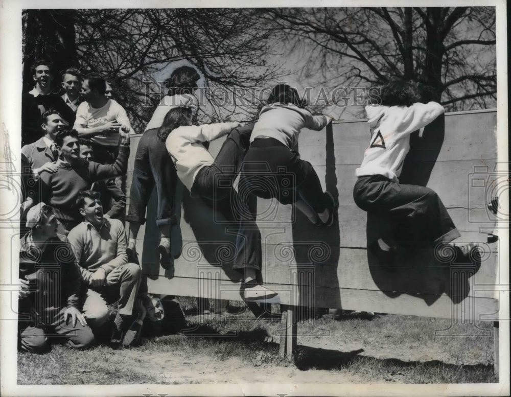 1942 Univeristy of Maryland Co-Ed Training-Historic Images