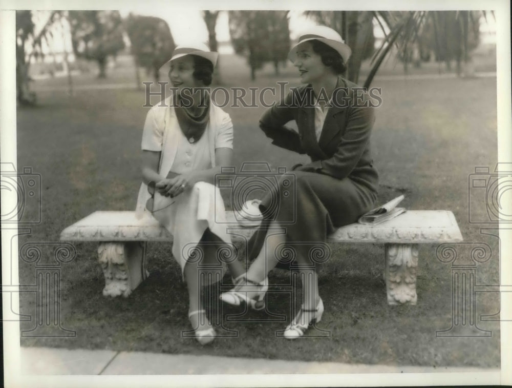 1935 Leslie Morris &amp; Mrs Robert Bangs Colgate In Nassau Gardens - Historic Images