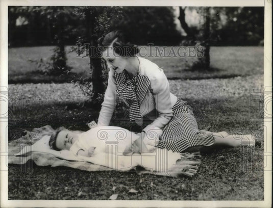 1937 Press Photo Viscountess Moore with Infant Son, Honorable Dermot Moore - Historic Images