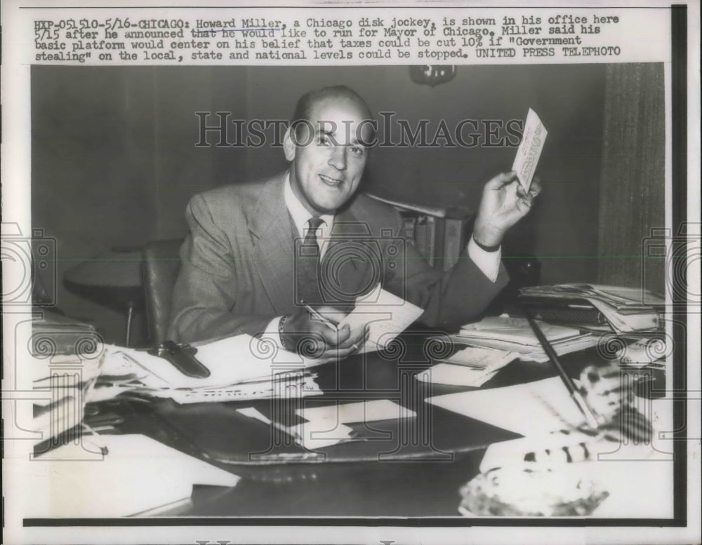 1957 Press Photo Howard Miller, Chicago Disk Jockey Announces Running For Mayor - Historic Images