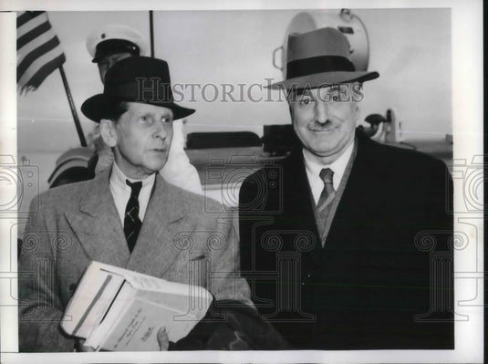 1941 William Arthur Moore, Editor of the Statesman & Prof Thomas - Historic Images