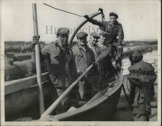 1932 Press Photo W Godlett,G Russell,D Jackson,E O'Leary, P Bamford & their boat-Historic Images