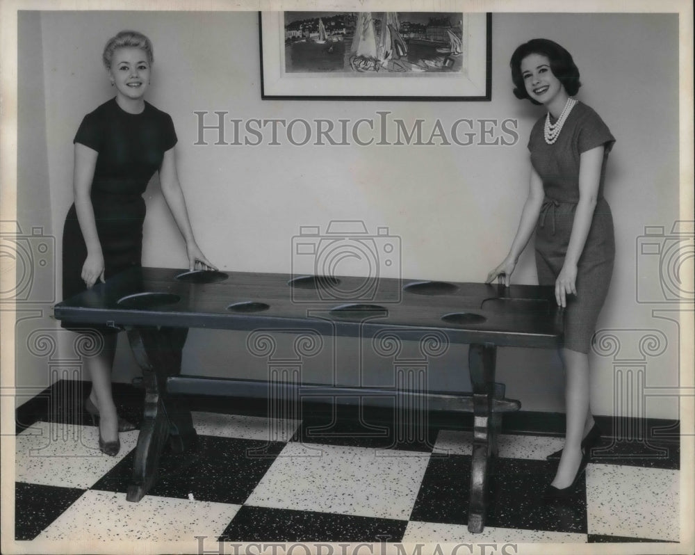 1963 Press Photo Switzerland Soup Table Furniture Display-Historic Images