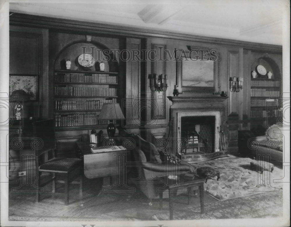 1935 Classic Wood Paneled Design Living Room - Historic Images