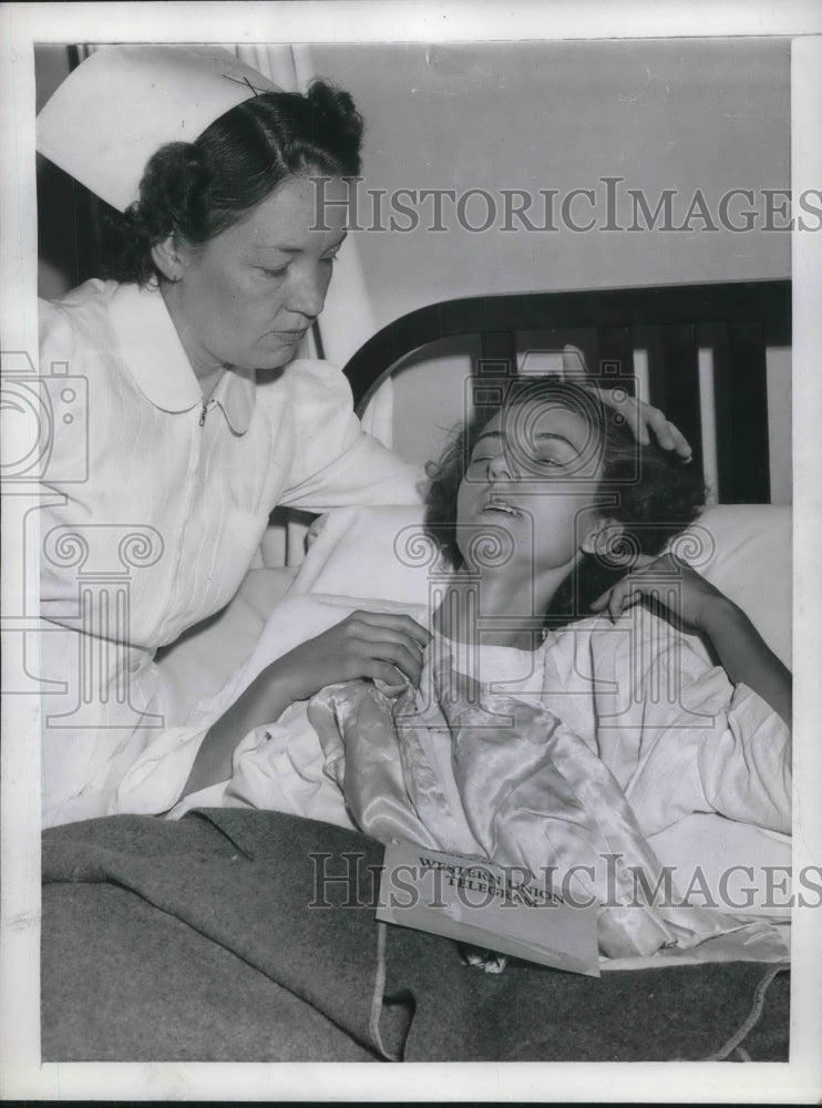 1943 Los Angeles Stella Tucker Pearl Dreyfus Hospital - Historic Images