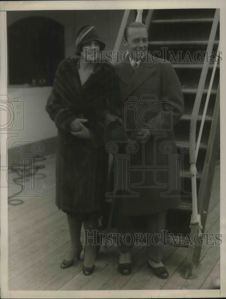 1928 Estelle Manneville With Fiance Count Folke Bernadotte Of Sweden - Historic Images