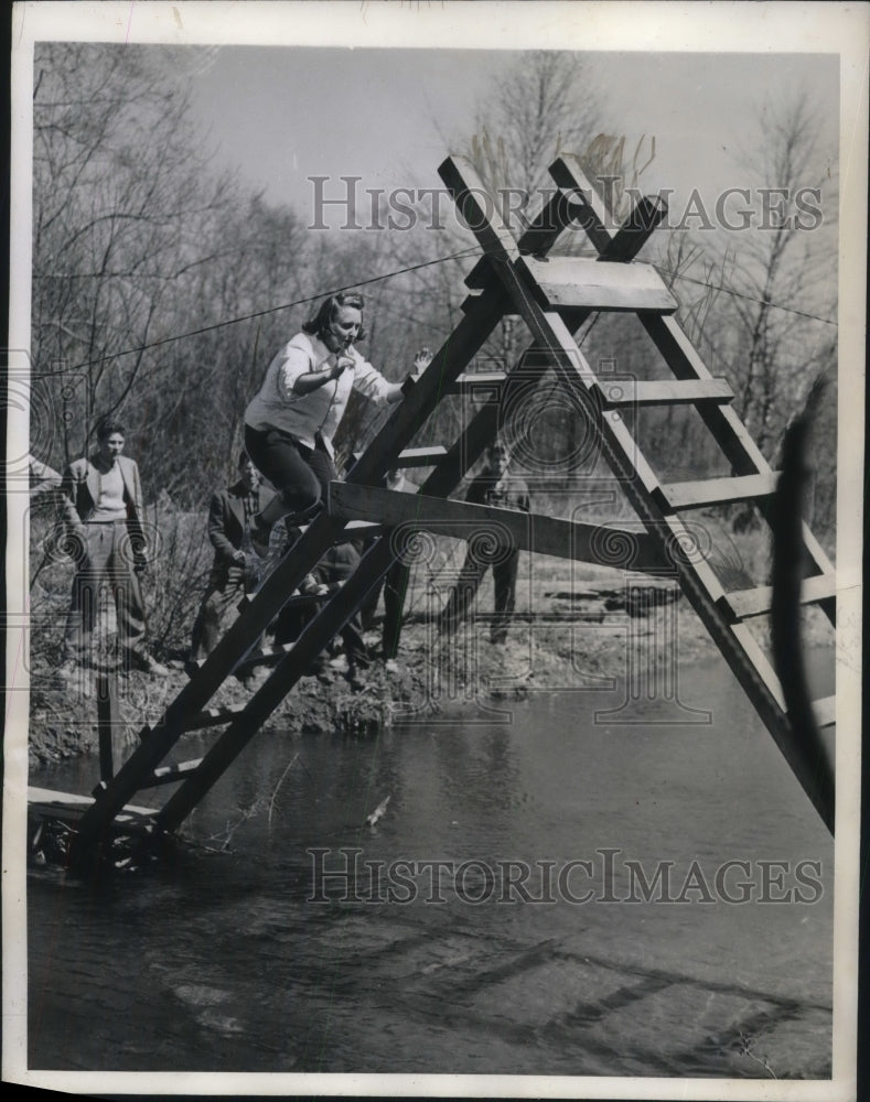1942 Coeds of Univ of Maryland preparing for war-Historic Images