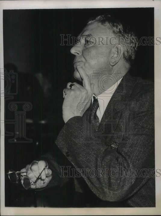 1937 Press Photo Capt. Thomas Kilboy of Chicago Police Dept. at Senate Meeting - Historic Images