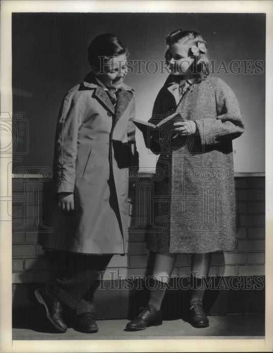 1941 Press Photo Children Model 1941 School Fashions - Historic Images