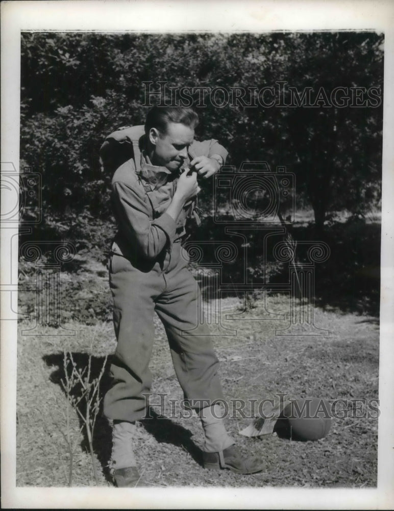 1943 Merrill Mueller of NBC with his field pack for reporting-Historic Images