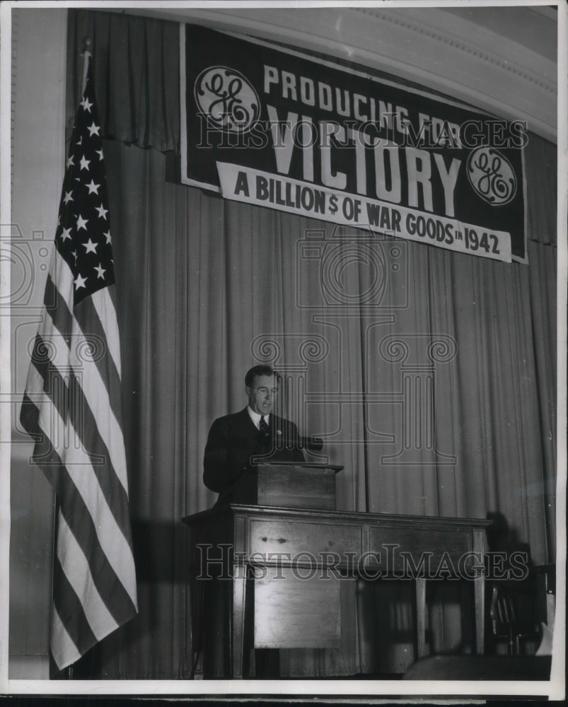 1942 Press Photo President Charles E. Wilson of General Electric Company - Historic Images