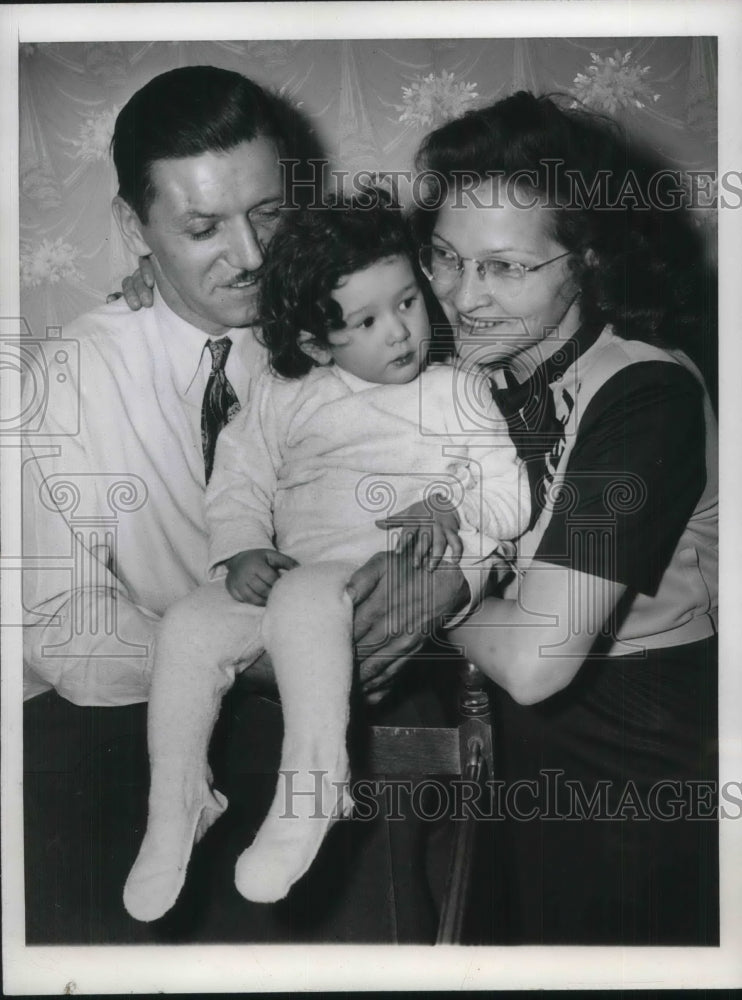 1948 Stephen J Gael Helen Sandy Meininger Given Up For Adoption - Historic Images