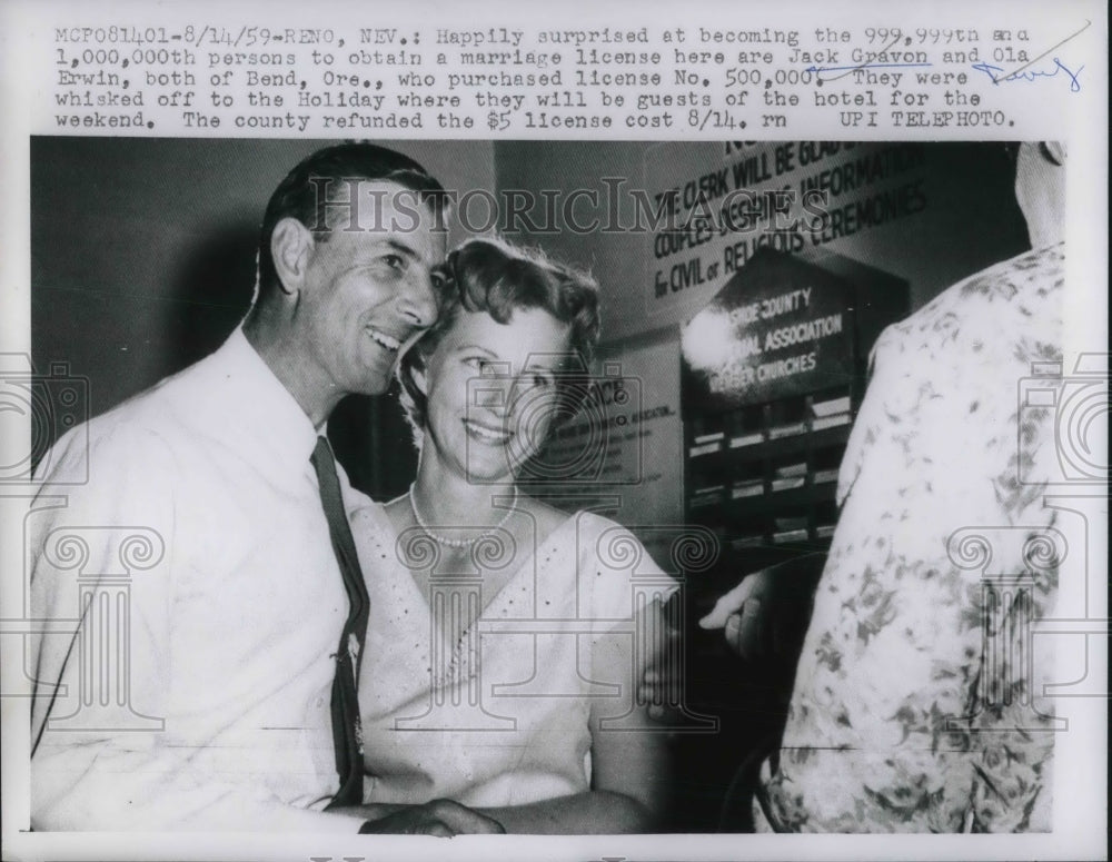 1959 Press Photo Reno, Nev. Jack Grayson, OlaErwin get marriage liscense - Historic Images