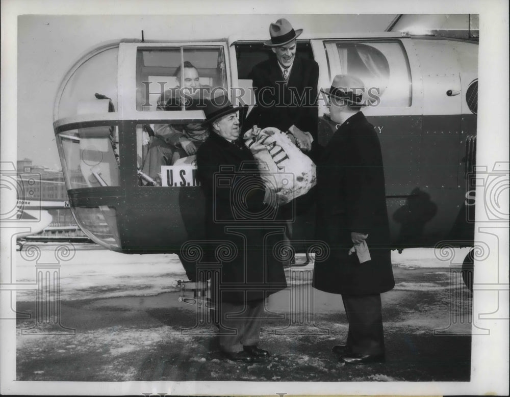 1947 Press Photo NYC, Postmaster Al Goldman, Mayor Wm O&#39;Dwyer, G Sullivan-Historic Images