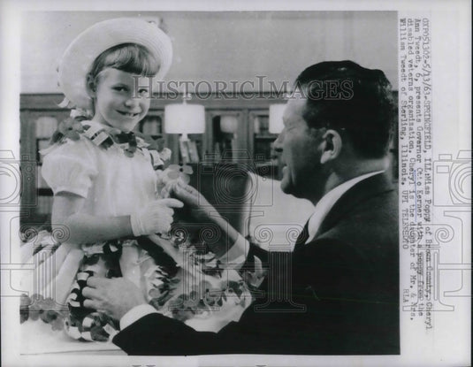 1963 Press Photo Miss Poppy Cheryl Ann Tweedt Presents Poppy To Illinois Gov-Historic Images