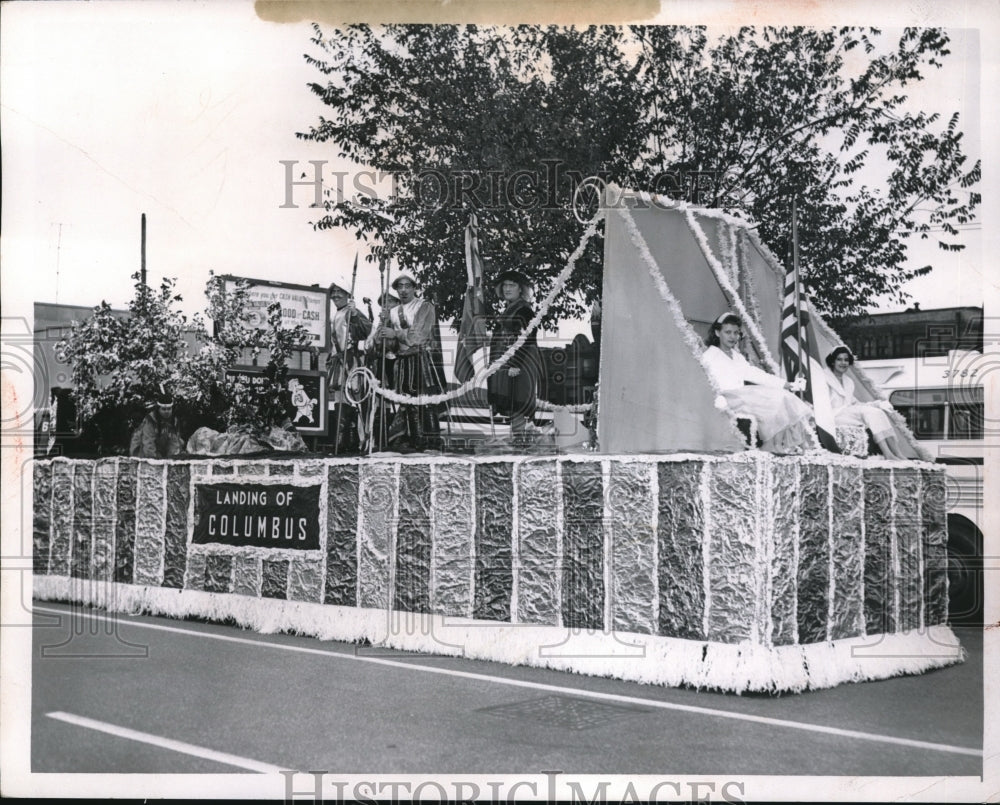 1959 Press Photo Landing Of Columbus Float In Columbus Day Parade-Historic Images