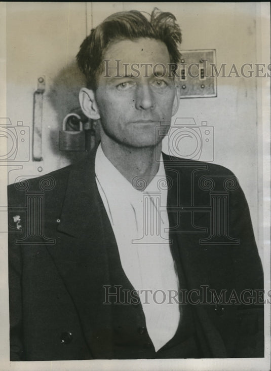 1934 John cane Veteran Hospital admits to killing wife and Children - Historic Images