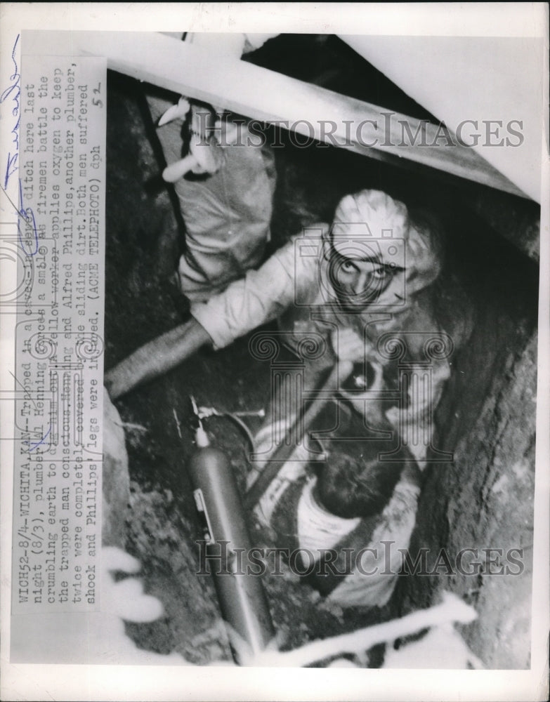 1950 Press Photo Wichita, Kan Al henning rescued from ditch cave-in by firemen - Historic Images