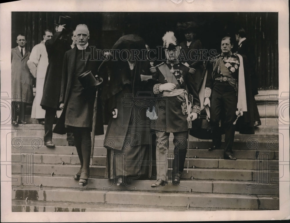 1922 Press Photo Lady Wilson, Marshal Foch, at Sir Henry H Wilson funeral - Historic Images