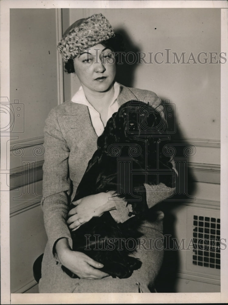 1936 Mrs Pearce Jones with Cocker Spaniel Signet of Saye &amp; Sele - Historic Images