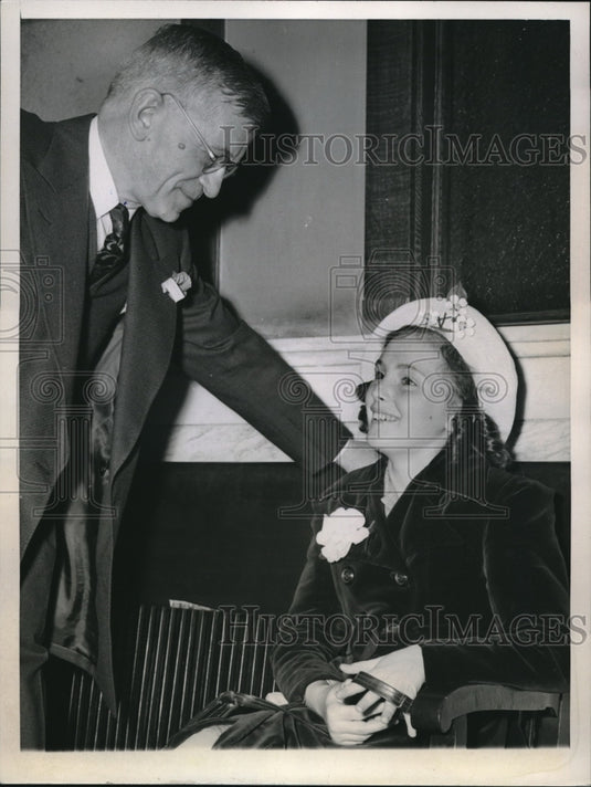 1944 Press Photo Paul Warnholtz Attorney For Max Haupt Chicago Federal Court - Historic Images