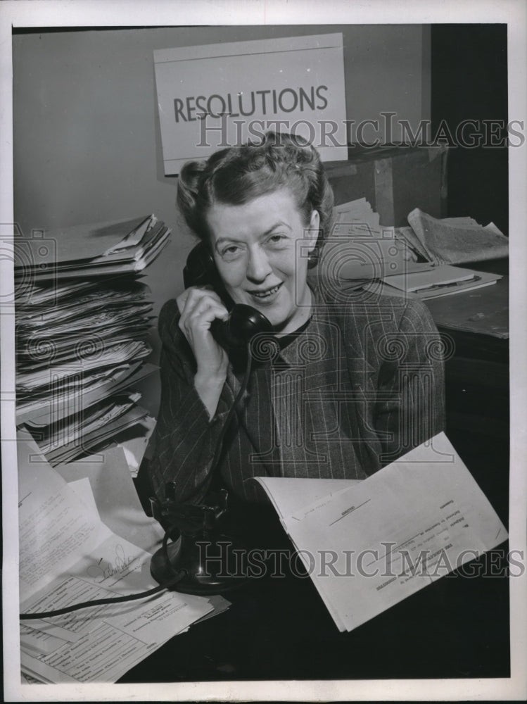 1945 Press Photo Mrs Verna Grimm Indianapolis Indiana Librarian National Legion - Historic Images